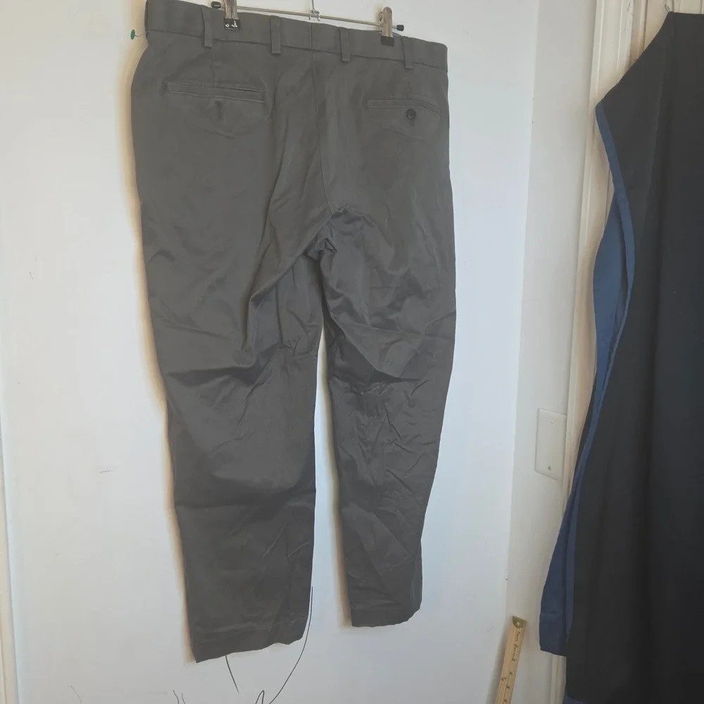 Brooks Brothers Advantage Chino Stretch Clark Fit Mens Gray Pants 38x30 (27.5)